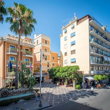 酒店 米开朗基罗酒店 4*