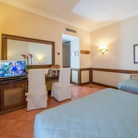 米开朗基罗酒店 酒店 4*