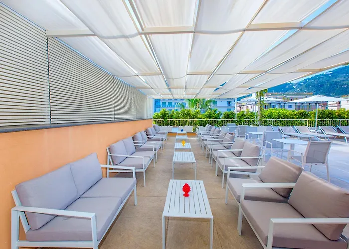 Отель Michelangelo Сорренто