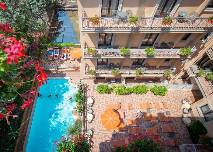 Отель Michelangelo Сорренто